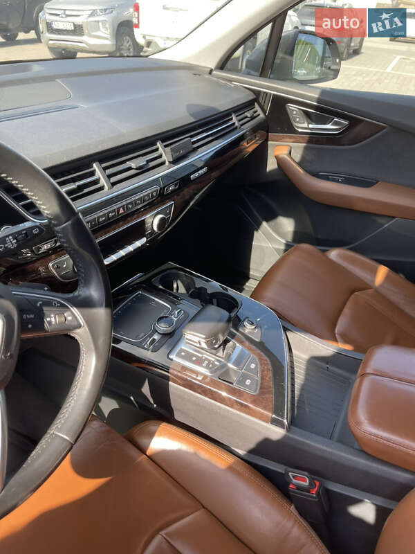 Внедорожник / Кроссовер Audi Q7 2016 в Хмельницком