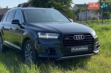 Внедорожник / Кроссовер Audi Q7 2017 в 
