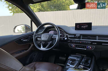 Внедорожник / Кроссовер Audi Q7 2017 в 