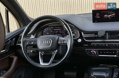 Внедорожник / Кроссовер Audi Q7 2017 в 