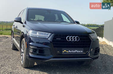 Внедорожник / Кроссовер Audi Q7 2017 в 