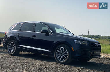 Внедорожник / Кроссовер Audi Q7 2017 в 