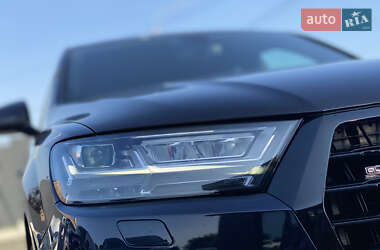 Внедорожник / Кроссовер Audi Q7 2017 в 