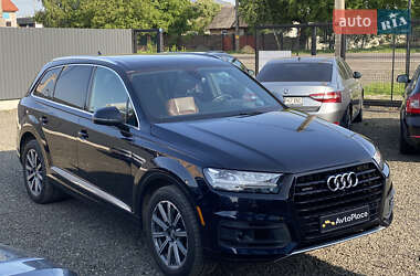 Внедорожник / Кроссовер Audi Q7 2017 в 