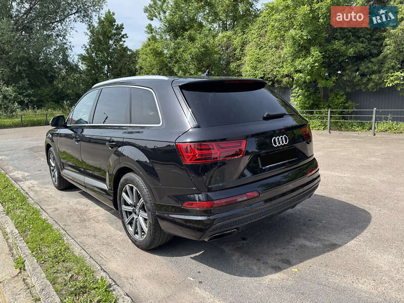 Внедорожник / Кроссовер Audi Q7 2017 в Львове