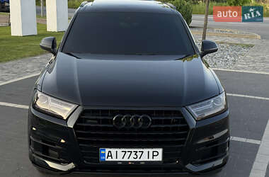 Внедорожник / Кроссовер Audi Q7 2015 в 