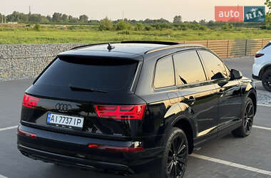 Внедорожник / Кроссовер Audi Q7 2015 в 