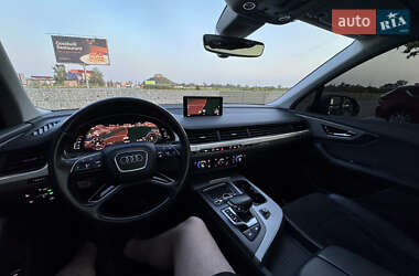 Внедорожник / Кроссовер Audi Q7 2015 в 