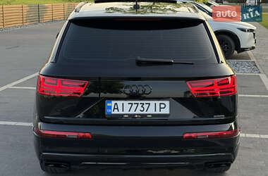 Внедорожник / Кроссовер Audi Q7 2015 в 
