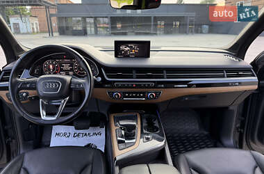Позашляховик / Кросовер Audi Q7 2017 в 
