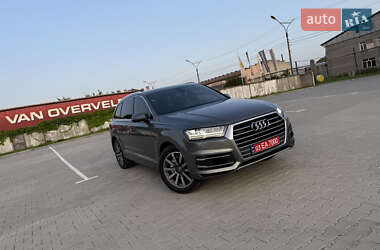Позашляховик / Кросовер Audi Q7 2017 в 
