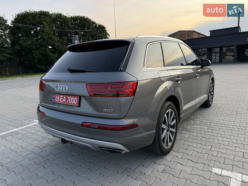 Внедорожник / Кроссовер Audi Q7 2017 в Нововолынске