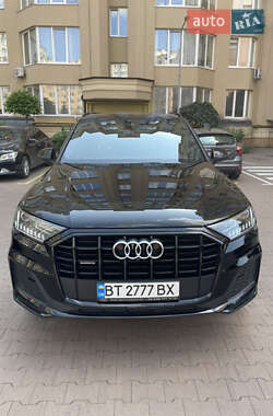 Внедорожник / Кроссовер Audi Q7 2020 в 