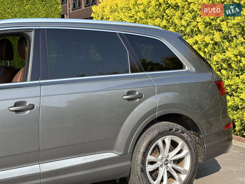 Внедорожник / Кроссовер Audi Q7 2017 в Стрые