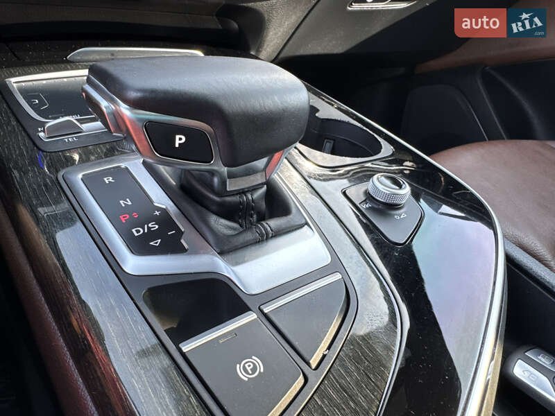 Внедорожник / Кроссовер Audi Q7 2017 в Стрые