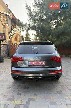 Позашляховик / Кросовер Audi Q7 2015 в 