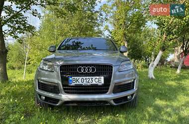 Позашляховик / Кросовер Audi Q7 2007 в 