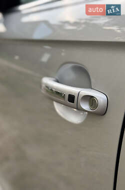 Внедорожник / Кроссовер Audi Q7 2013 в 