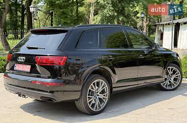 Внедорожник / Кроссовер Audi Q7 2018 в 