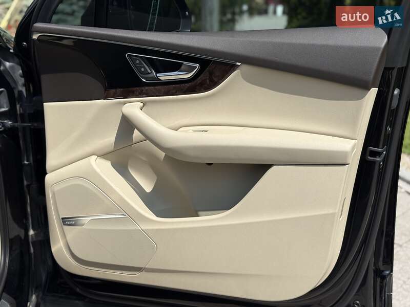 Внедорожник / Кроссовер Audi Q7 2018 в Жовкве