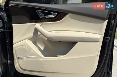 Внедорожник / Кроссовер Audi Q7 2018 в 