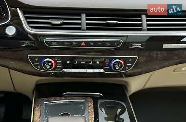 Внедорожник / Кроссовер Audi Q7 2018 в 
