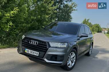 Позашляховик / Кросовер Audi Q7 2017 в 