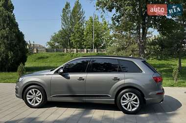Позашляховик / Кросовер Audi Q7 2017 в 