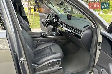 Позашляховик / Кросовер Audi Q7 2017 в 