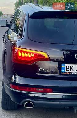 Внедорожник / Кроссовер Audi Q7 2013 в 