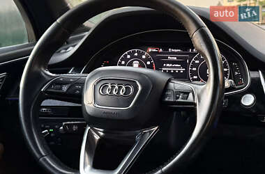 Внедорожник / Кроссовер Audi Q7 2017 в 
