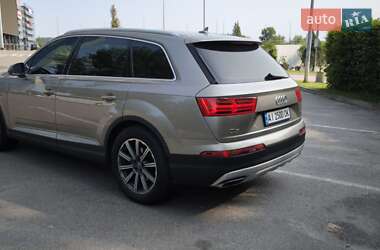Позашляховик / Кросовер Audi Q7 2015 в 