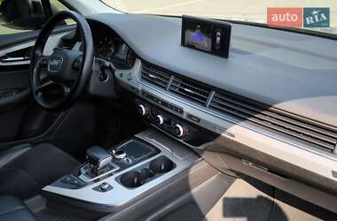 Позашляховик / Кросовер Audi Q7 2015 в 
