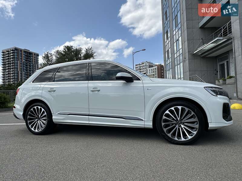 Внедорожник / Кроссовер Audi Q7 2025 в Киеве
