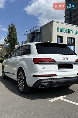 Позашляховик / Кросовер Audi Q7 2025 в 