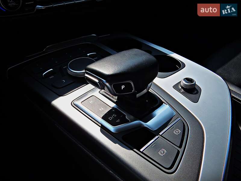 Позашляховик / Кросовер Audi Q7 2019 в Черкасах