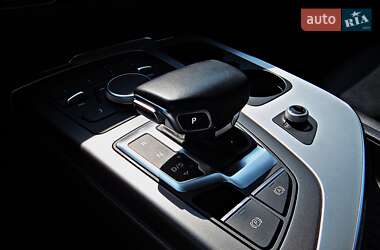 Внедорожник / Кроссовер Audi Q7 2019 в 
