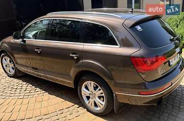 Внедорожник / Кроссовер Audi Q7 2014 в 