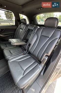 Внедорожник / Кроссовер Audi Q7 2016 в 