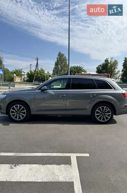 Внедорожник / Кроссовер Audi Q7 2016 в 