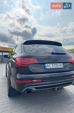 Позашляховик / Кросовер Audi Q7 2013 в 
