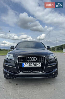 Позашляховик / Кросовер Audi Q7 2013 в 