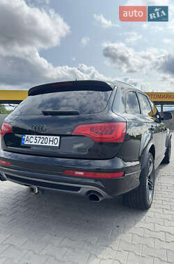 Позашляховик / Кросовер Audi Q7 2013 в 