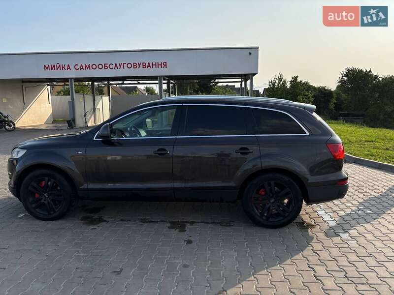 Внедорожник / Кроссовер Audi Q7 2006 в Горохове