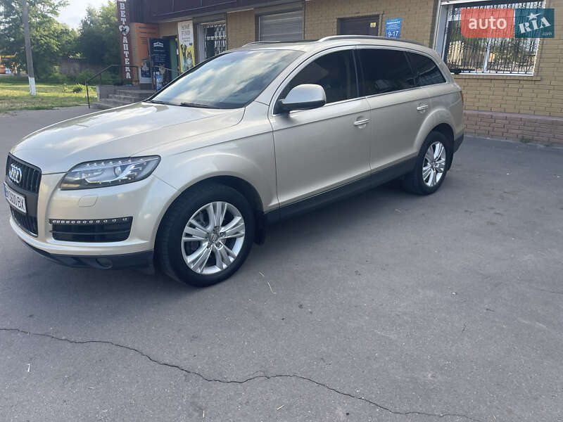 Позашляховик / Кросовер Audi Q7 2012 в Конотопі