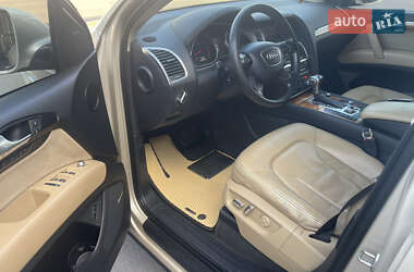 Внедорожник / Кроссовер Audi Q7 2012 в 
