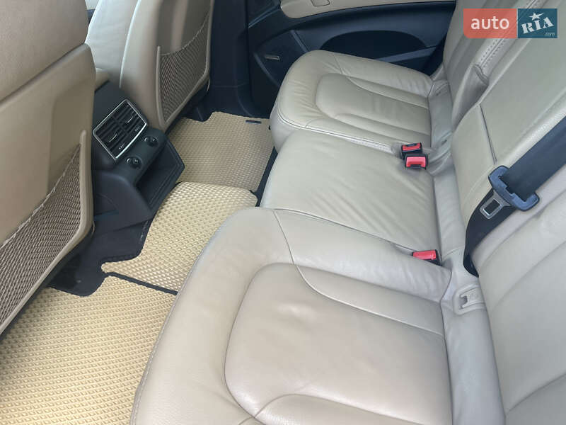 Позашляховик / Кросовер Audi Q7 2012 в Конотопі