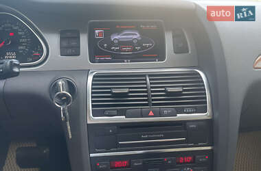 Внедорожник / Кроссовер Audi Q7 2012 в 