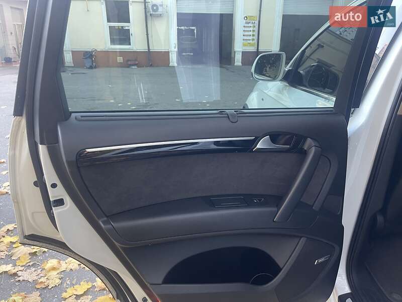 Позашляховик / Кросовер Audi Q7 2012 в Одесі