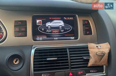 Позашляховик / Кросовер Audi Q7 2012 в 